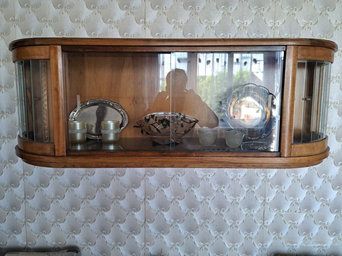 Kredens z lat 50