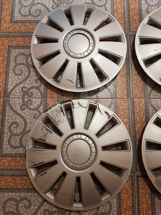 Ковпаки для коліс автомобіля будь-яких марок R15