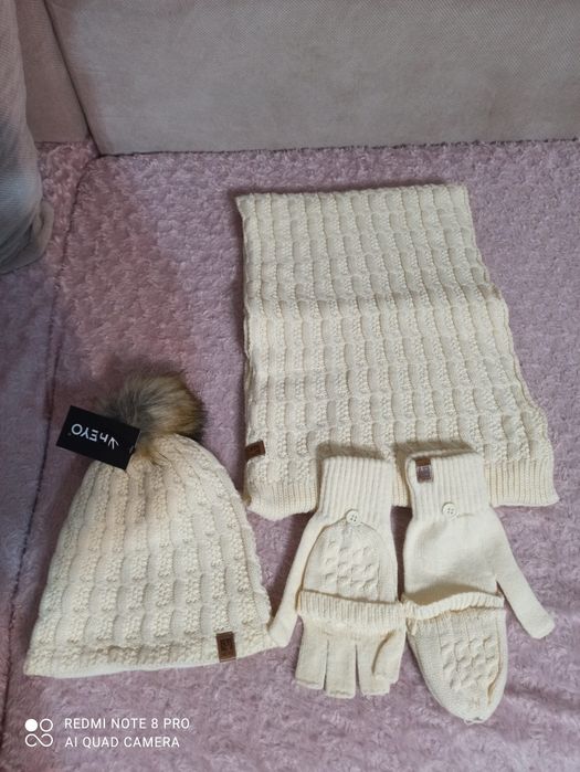 Komplet czapka +komin+rękawiczki nowe
