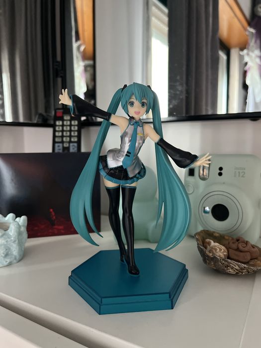 Figurino Hatsune Miku