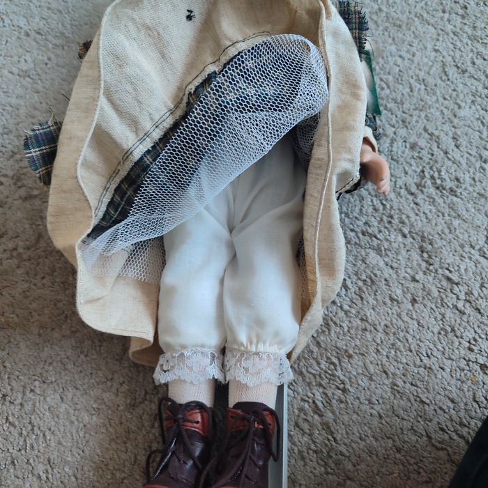 S lalkę z porcelany 43 cm, stan idealny