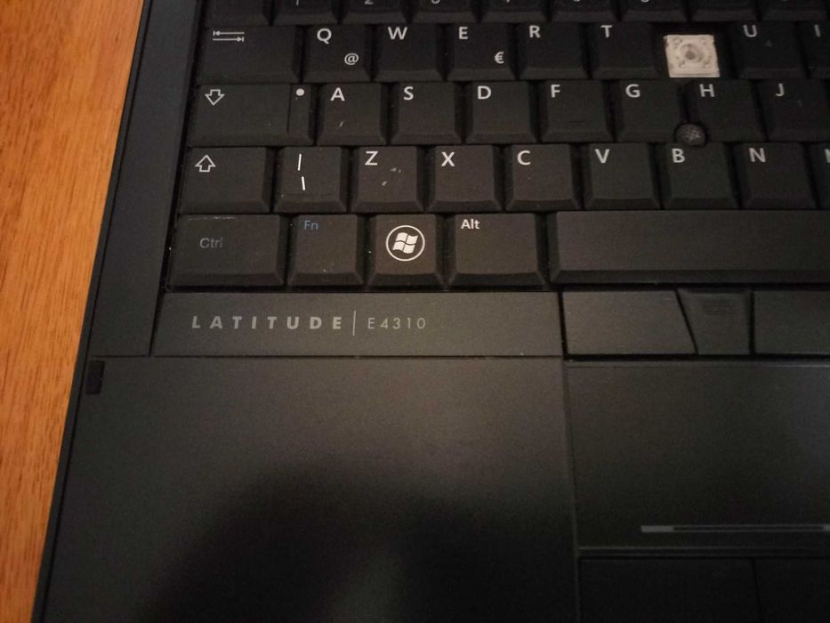 Laptop Dell Latitude E4310 stan jak na zdjęciach przywieziony z niemie
