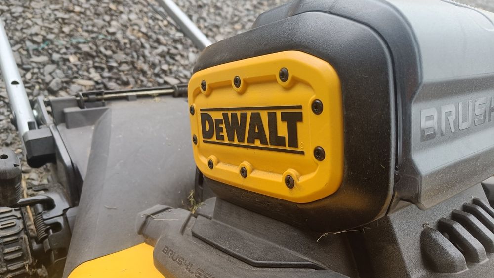 Dewalt kosiarka akumulatorowa z napędem 2X18V DCMWSP156N