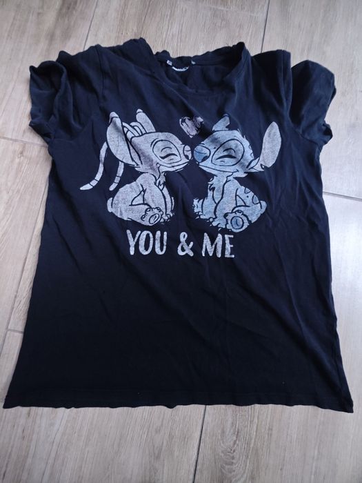 T-shirt damski z mini dziurka