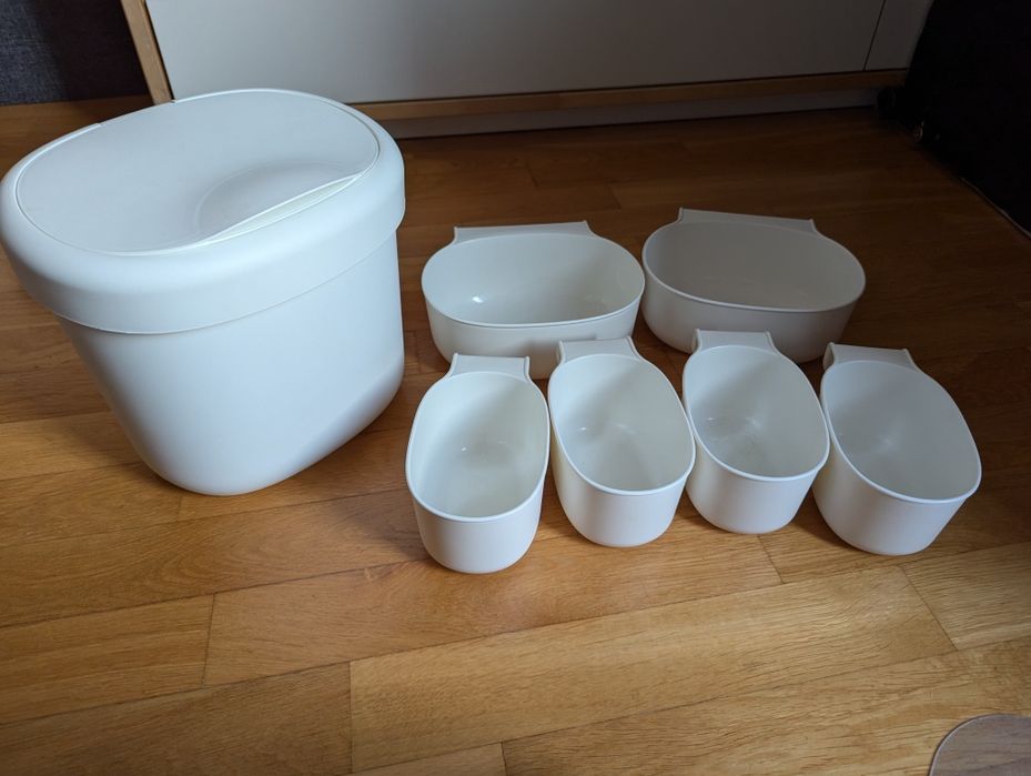 Komoda przewijak MYLLRA IKEA z matą oraz pojemnikami z koszem