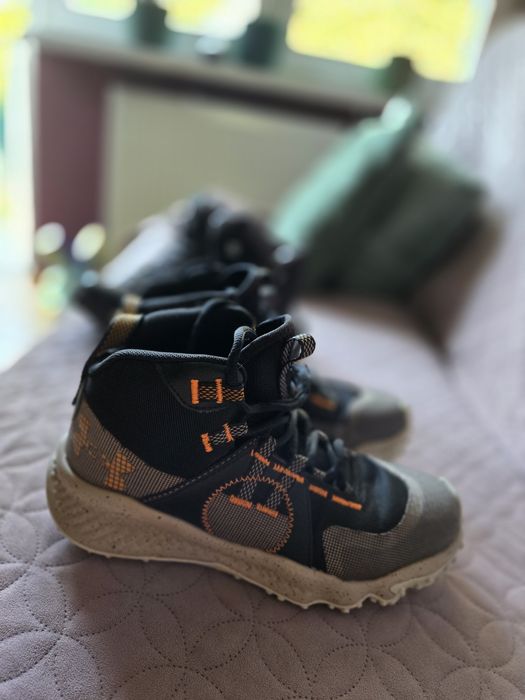 Buty 40 Under Armour jesienne trekkingowe
