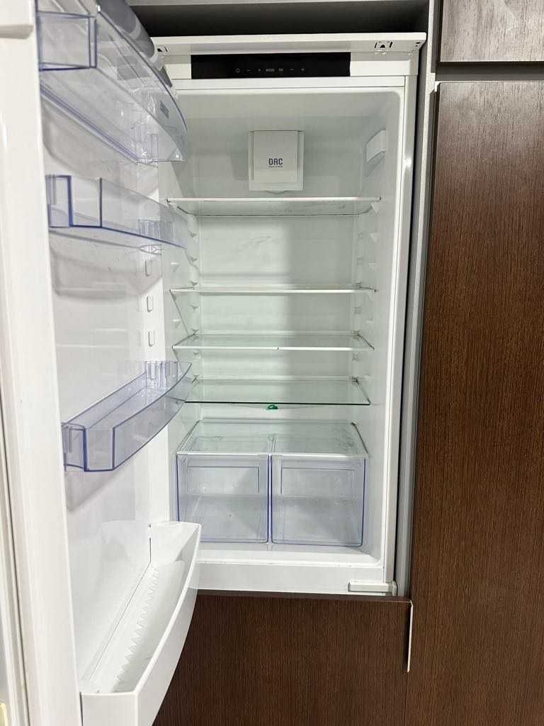 Conjunto de móveis de cozinha em wengé totalmente equipada