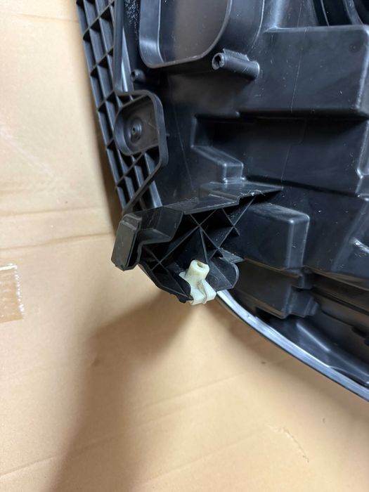 Lampa prawy przód Ford Escape/Kuga Mk2 Lift igła oryginał USA