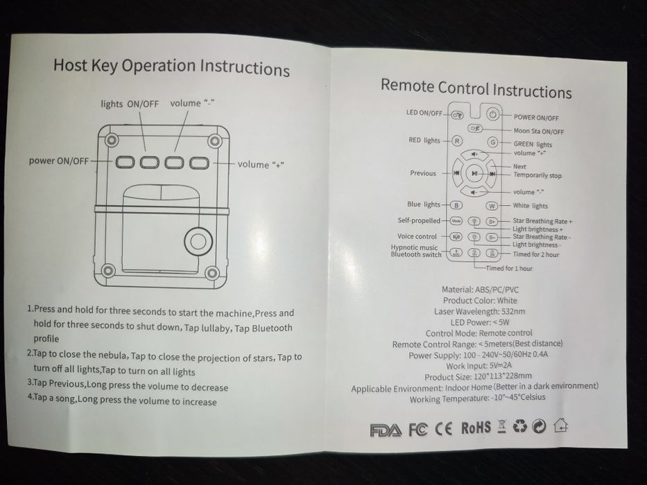 Нічник-проєктор «Astronaut Star Light» у формі космонавта.