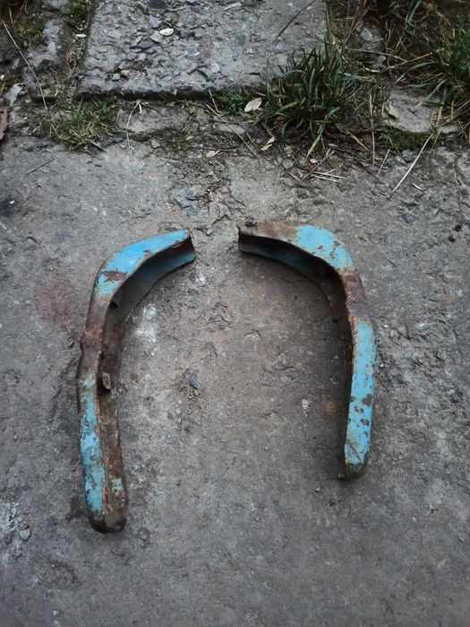 Кронштейни фар трактора МТЗ -80.