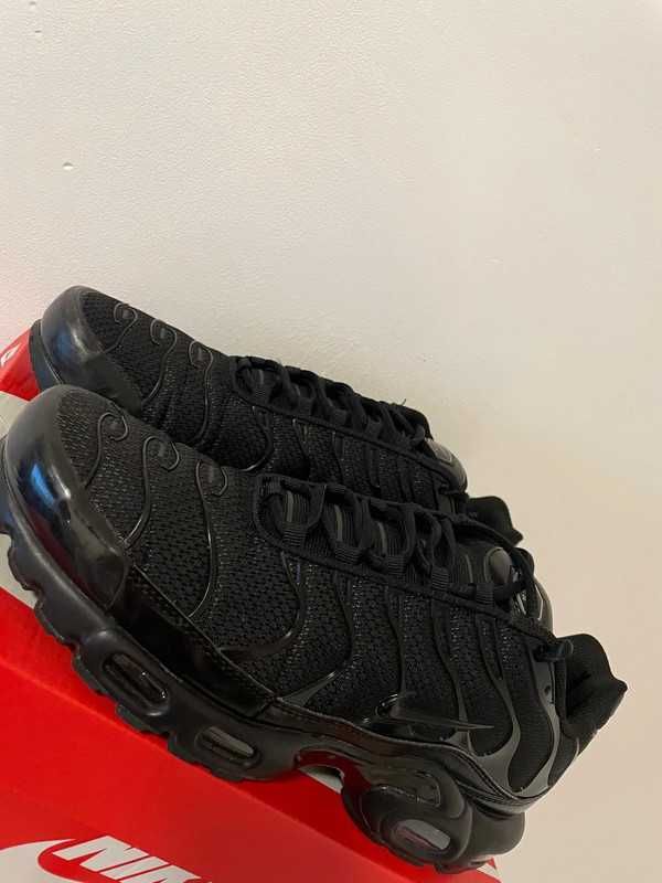 Sneaker Essential Nike Air Max Plus TN in Classic Black 46
