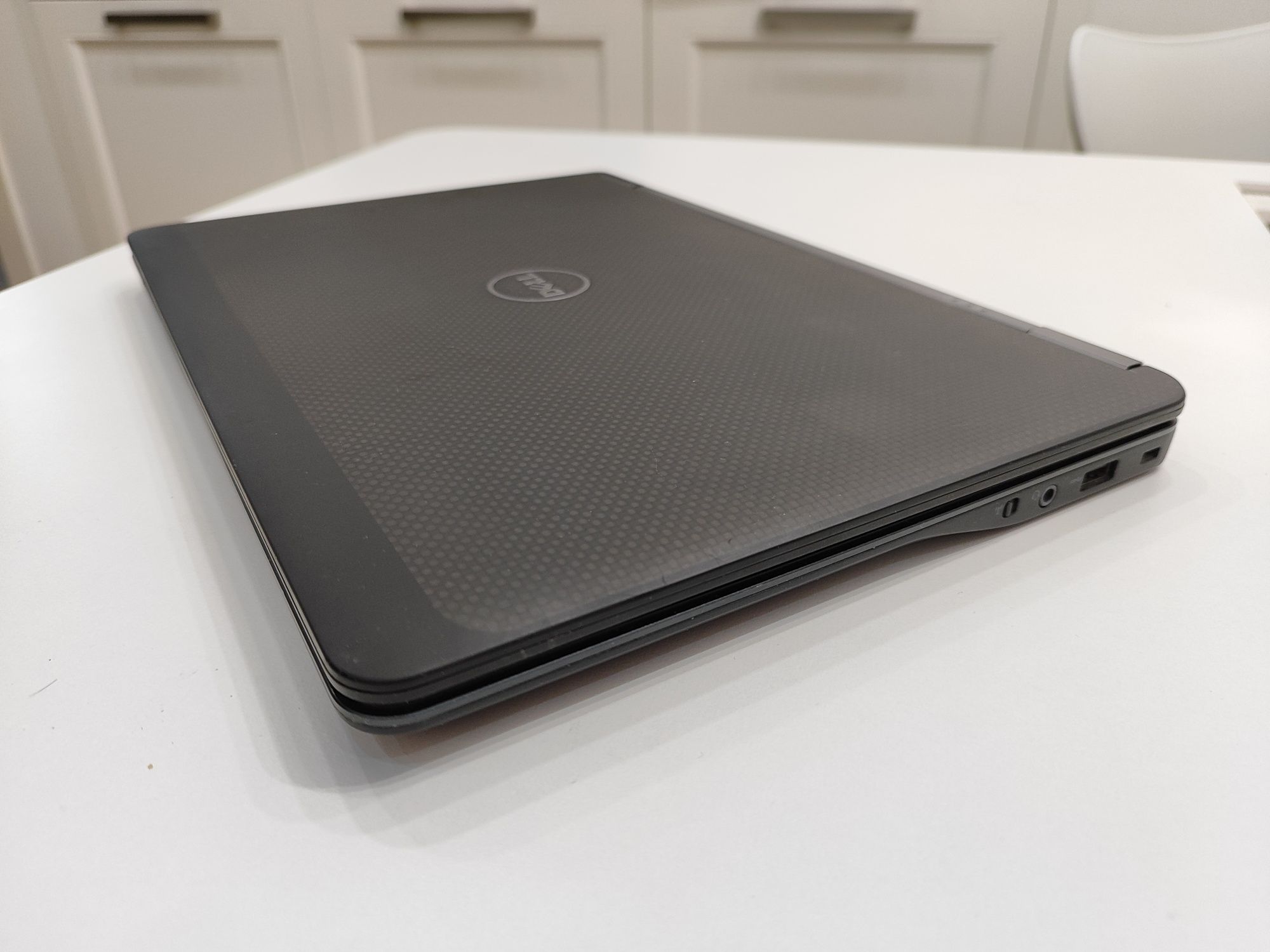 Ноутбук dell latitude e7440