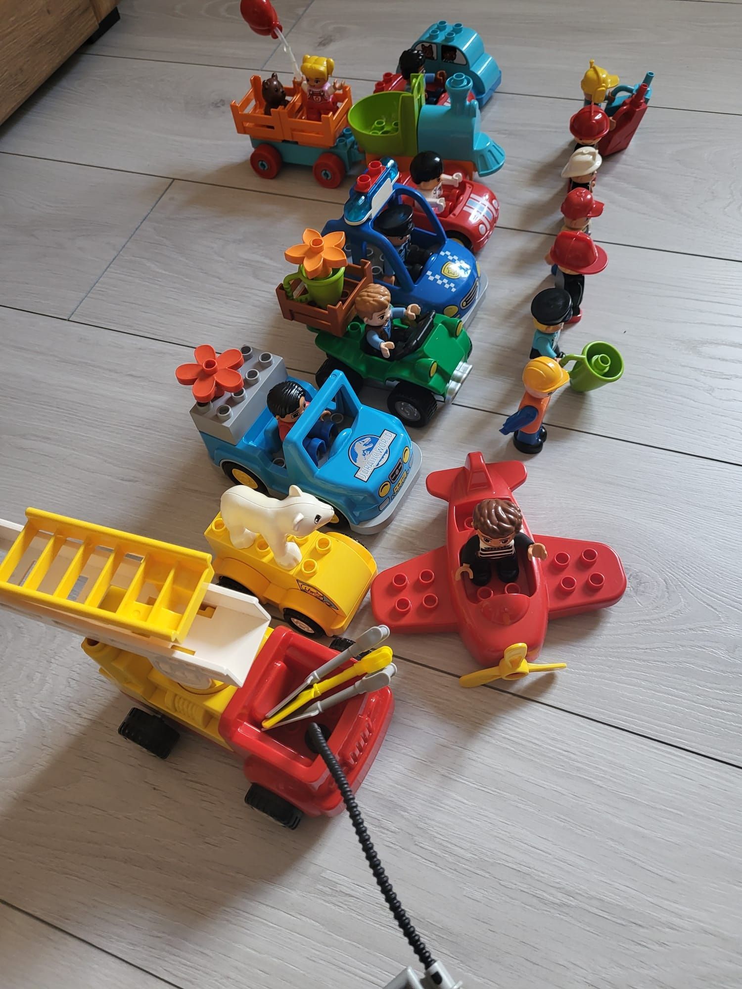 Lego Duplo 400 elementów + pojazdy