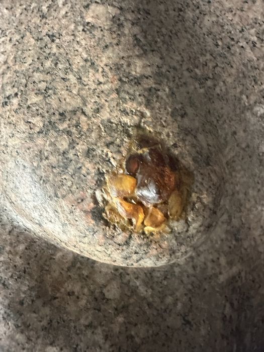 Rzezba kamien plus bursztyn