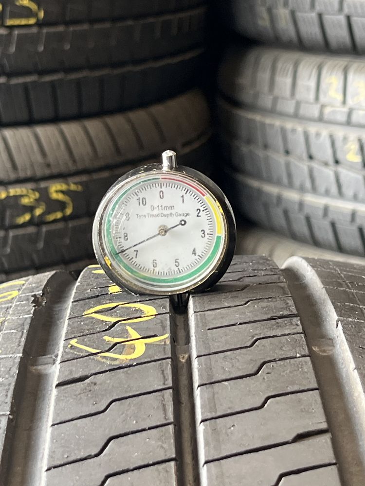 *Opona continentak 235/65/16C para