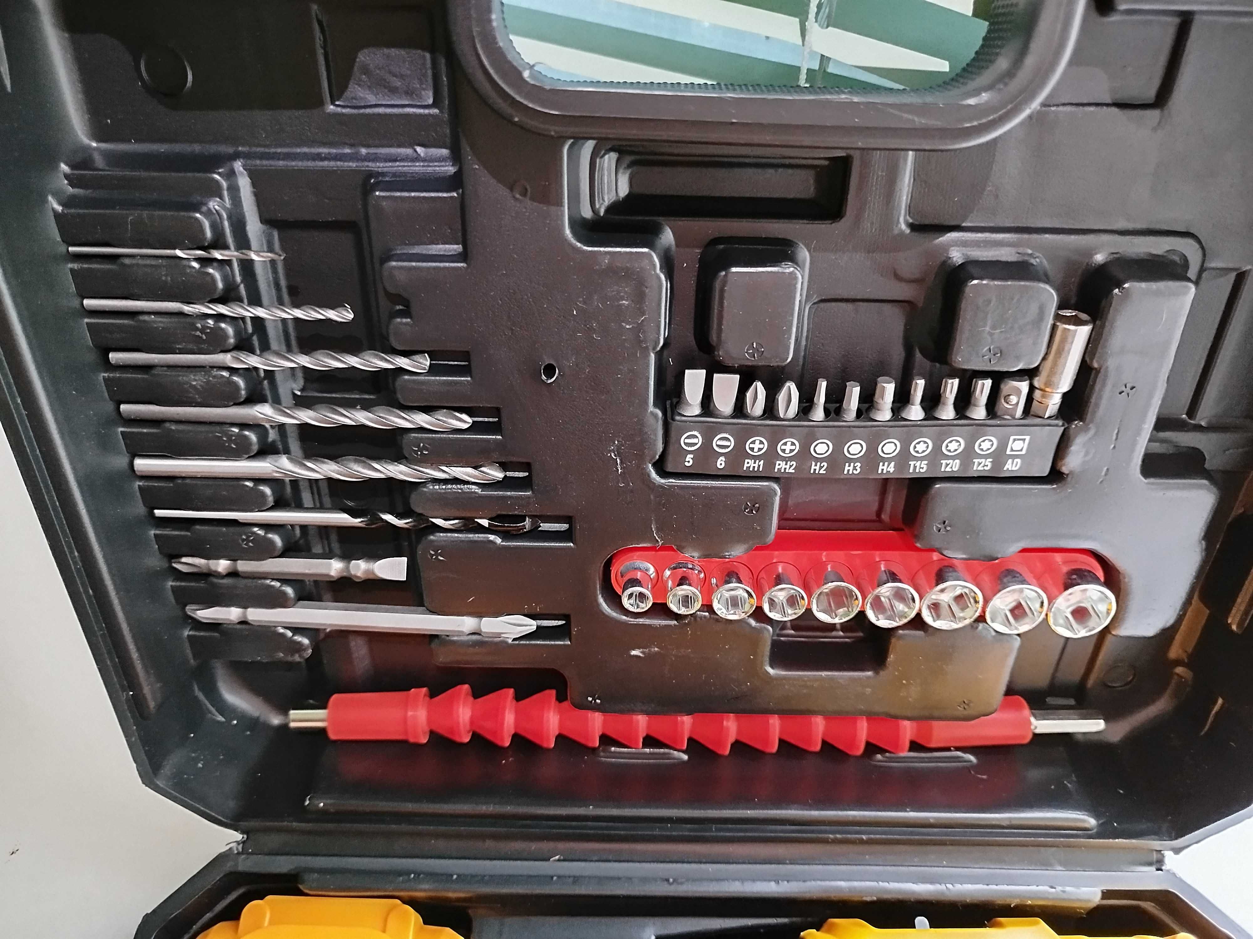 Акумуляторний шуруповерт Dewalt 2 акумулятори 24V 5A інструмент кейс