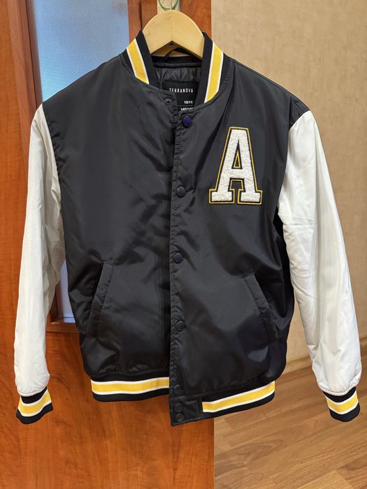 Стильний бомбер Terranova — розмір 10/11 років