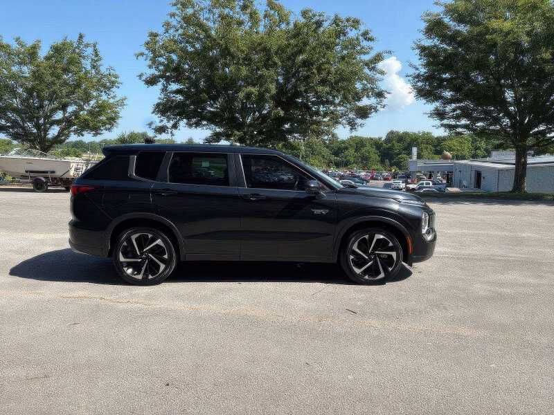 2023 Mitsubishi Outlander PHEV SE