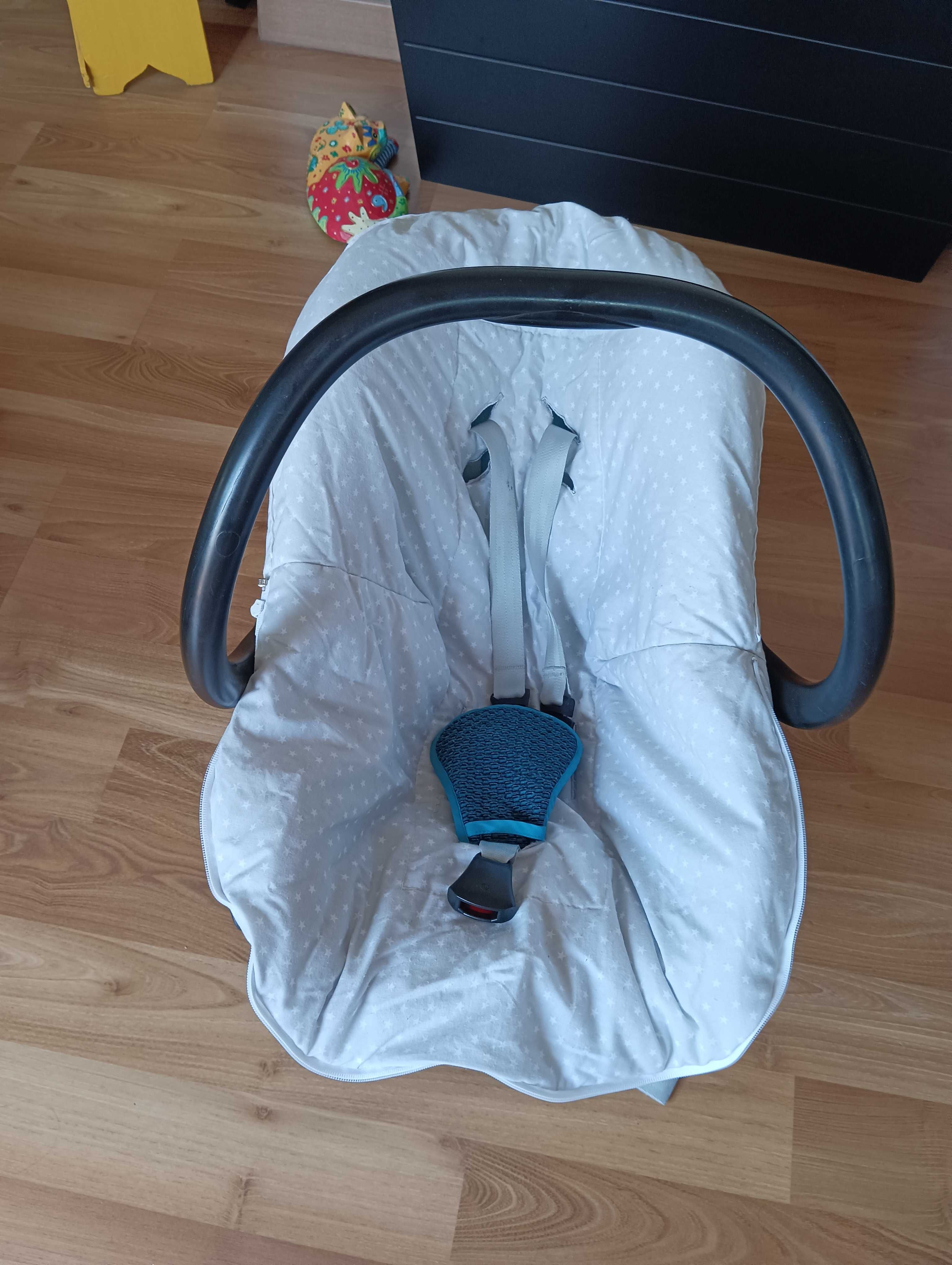 Carrinho bebé compacto trio