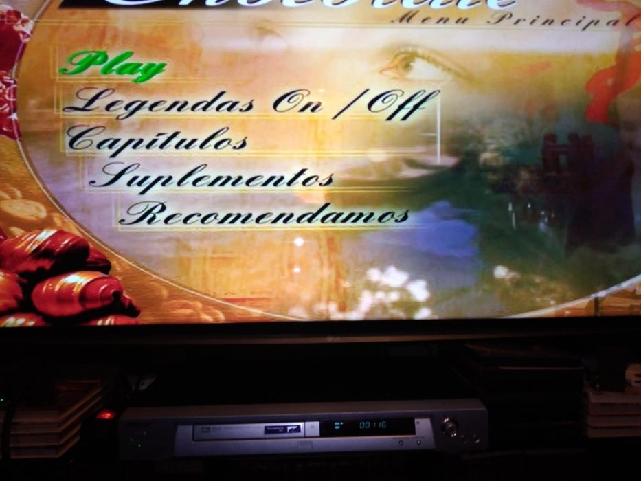 Leitor de DVD's e cds Sony com comando