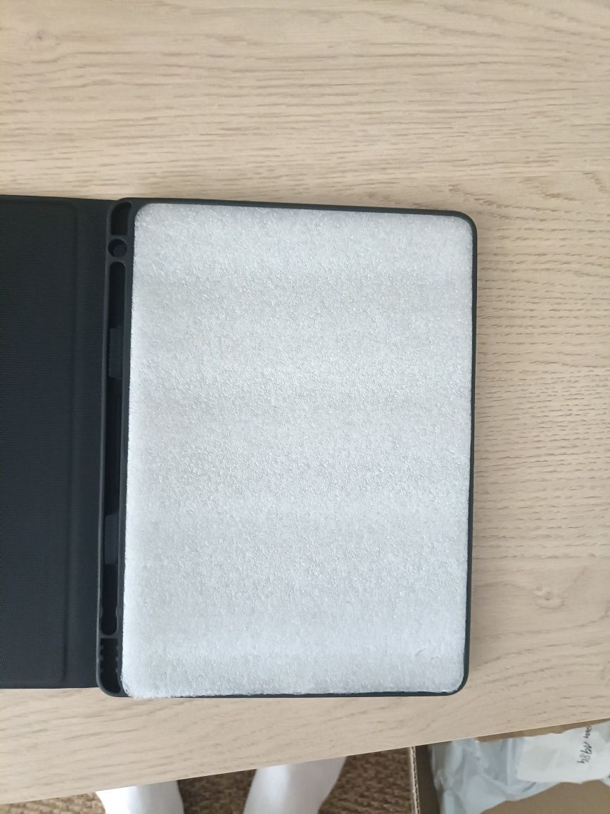 Etui z klawiaturą bezprzewodową IVEOPPE do Apple iPad 7/8/9 10.2'' QWE