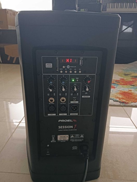 Sistema de Som em Torre PROEL Session 1  - usado