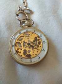 Relógio de bolso com cordão em prata