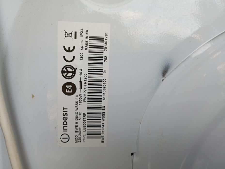 Indesit Washing Machine Panel and Plate64550153617155122