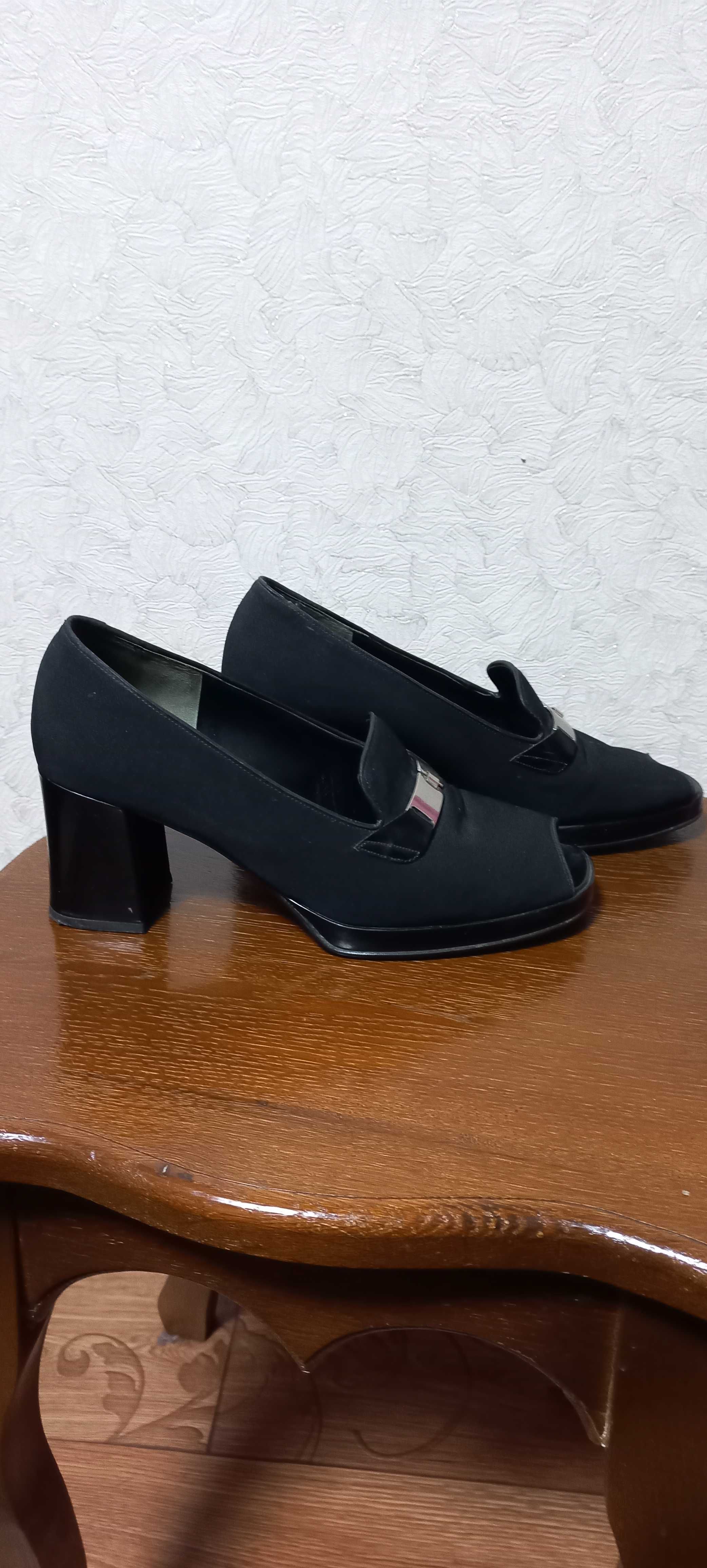 Туфлі жіночі чорні Gabor