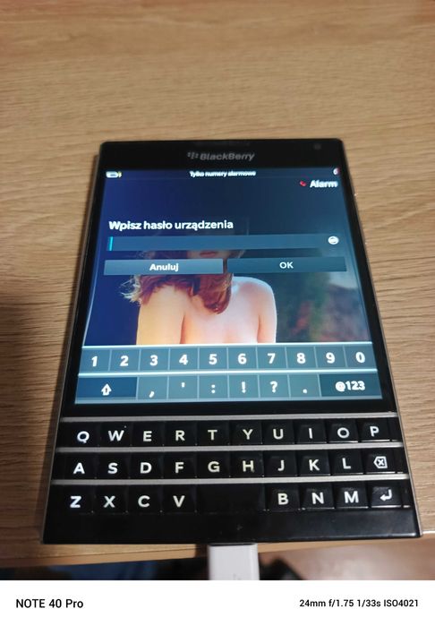 BlackBerry passport q30