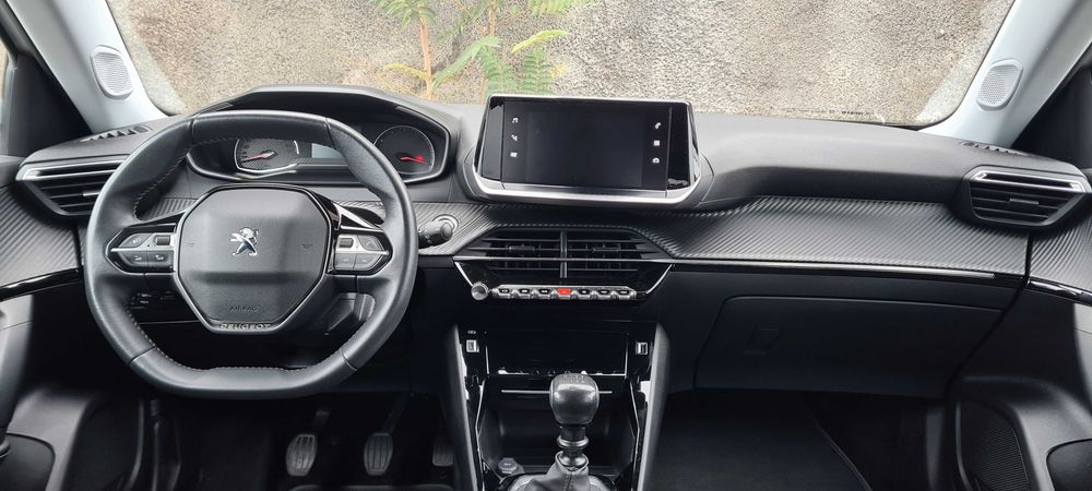 PEUGEOT 2008 1.2 PURETECH ALLURE