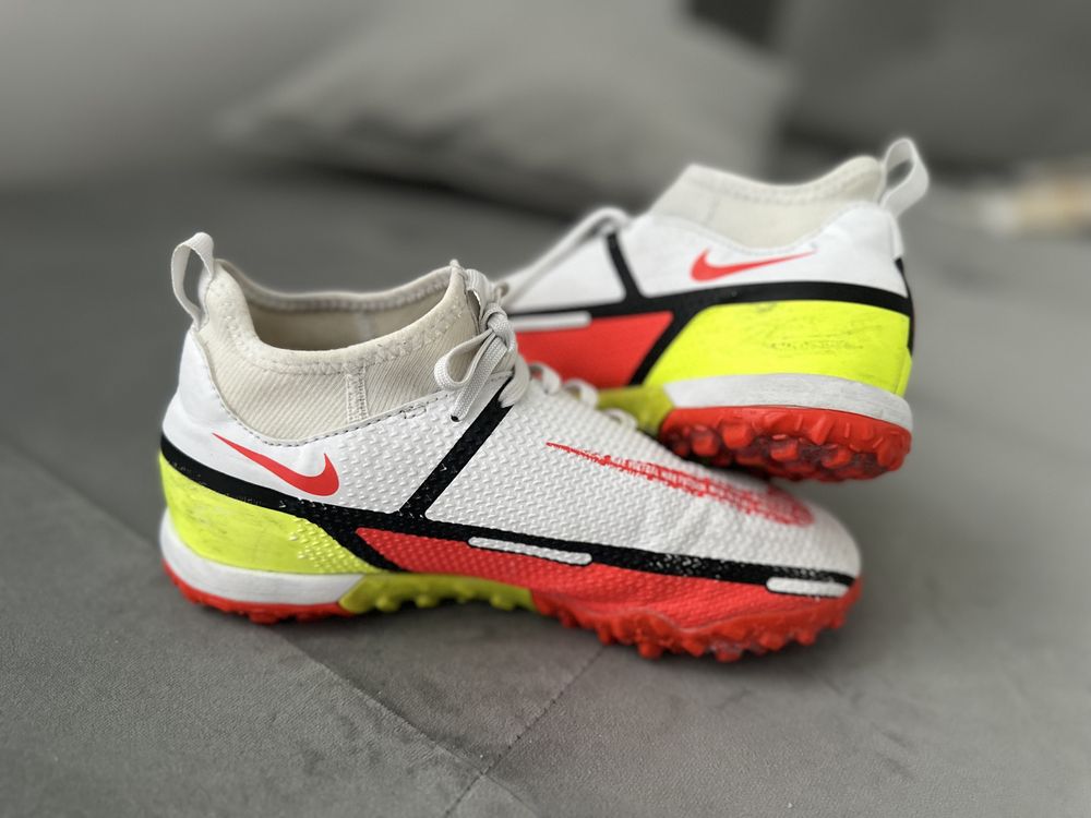 Сороконожки дитячі Nike Jr. Phantom  GT2 35,5 розмір