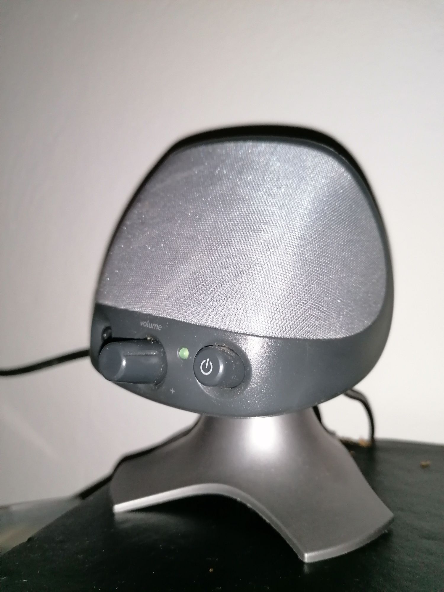Colunas som Logitech X220