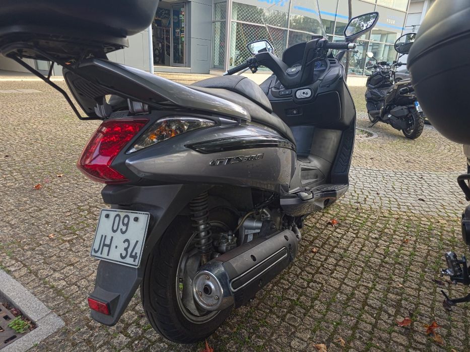Moto Sym Gts 300cc impecável