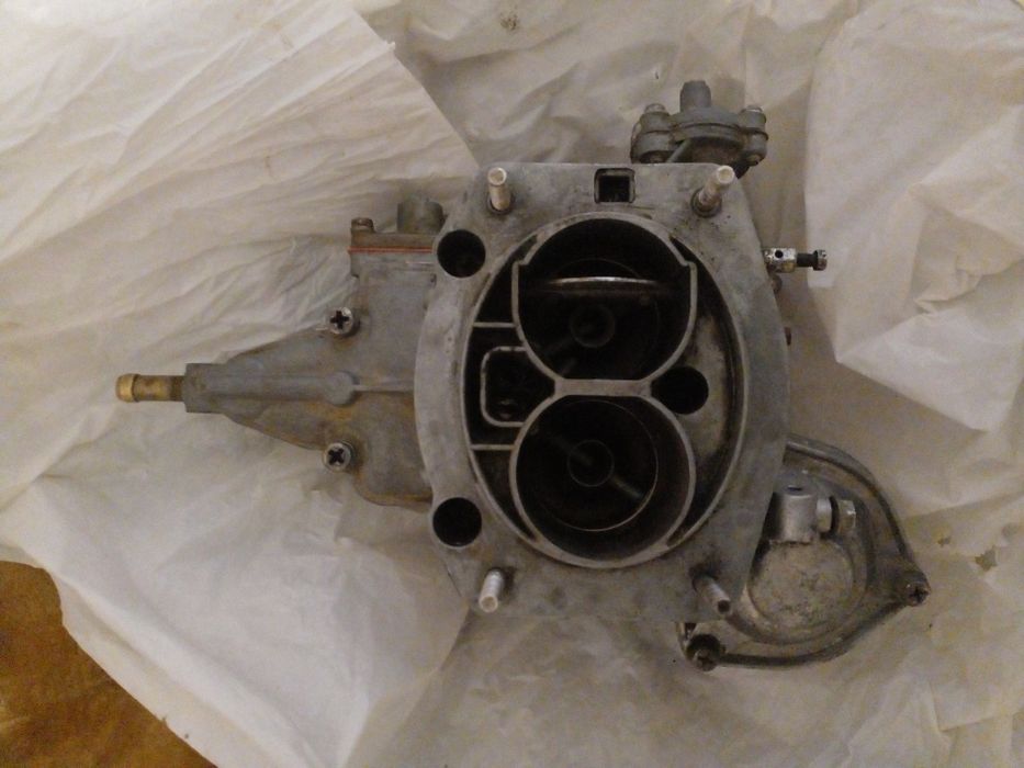 Верхня кришка середня частина 2105 нижня частина 2107