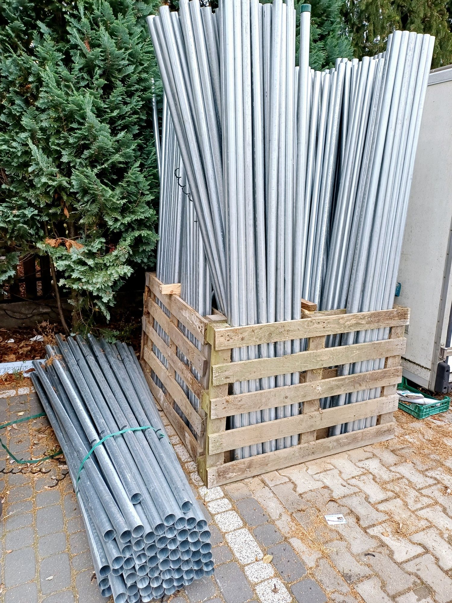 Słupki Słupek ogrodzeniowy ocynkowany 220cm