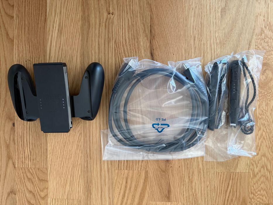 Nintendo Switch OLED + Travel Case – Como Novo