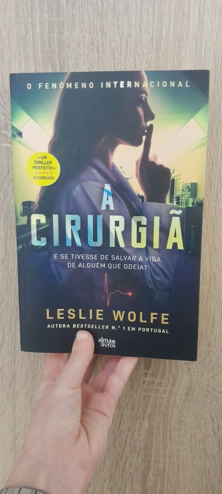 Livro A Cirurgiã