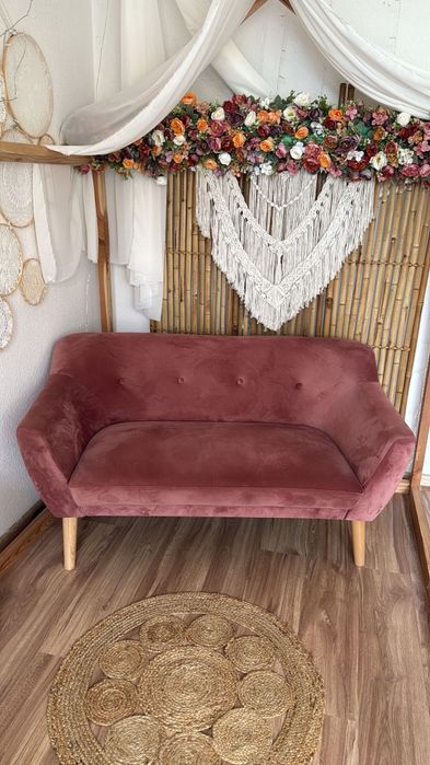 Sofa dwuosobowa różowa