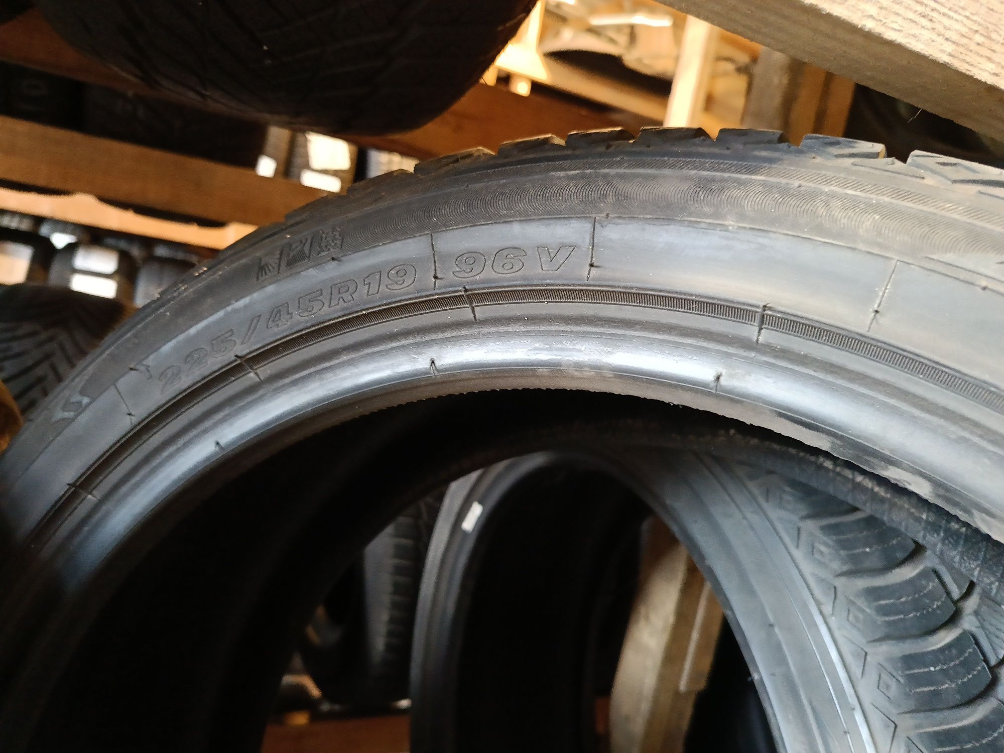 02 TSM Komplet opon zimowych 225/45/R19 96V Maxxis AllSeason