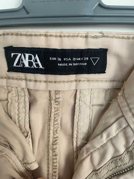 Calças beges, tipo Chinos, com fecho, Zara - 36