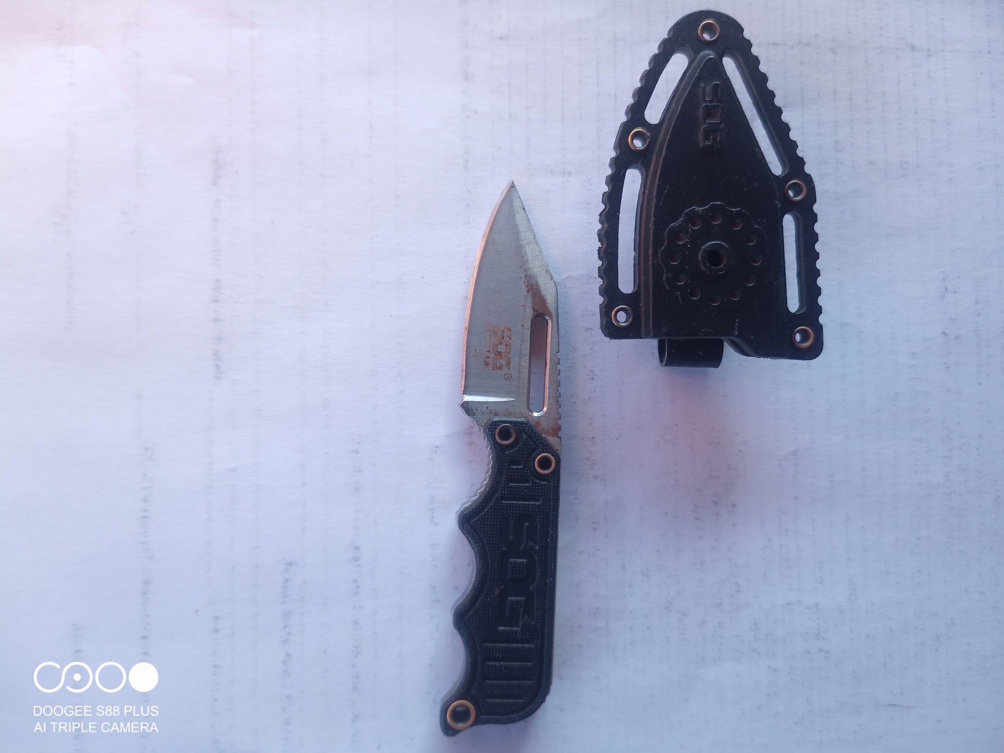 Нож SOG Instinct Mini