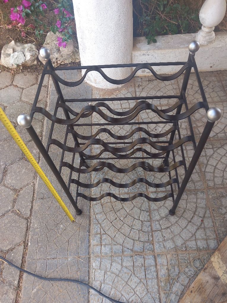 Garrafeira em ferro