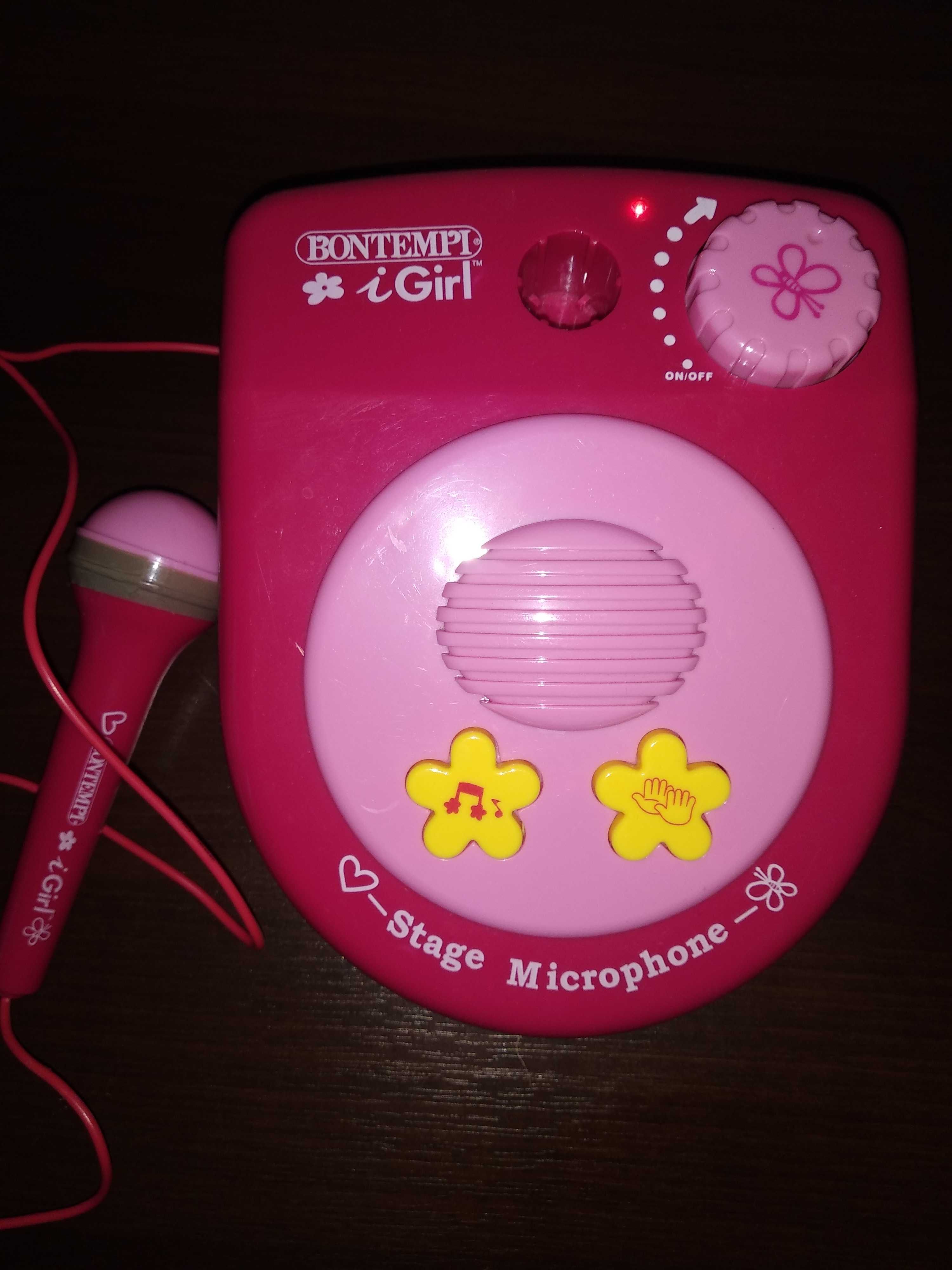 Zabawka z mikrofonem na baterie i muzyką