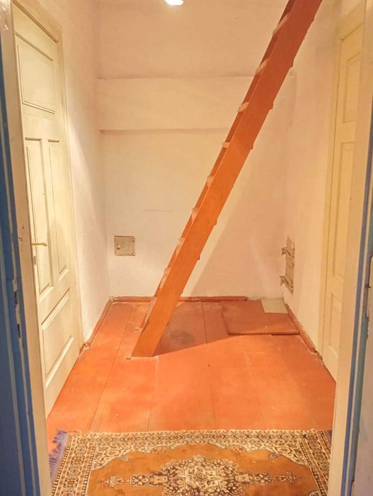 продам будинок з меблями   . 25 соток землі. Два котли на газ та дрова