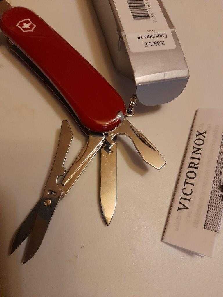 Scyzoryk VICTORINOX Evolution 14 2.3903.E Wenger z nożyczkami