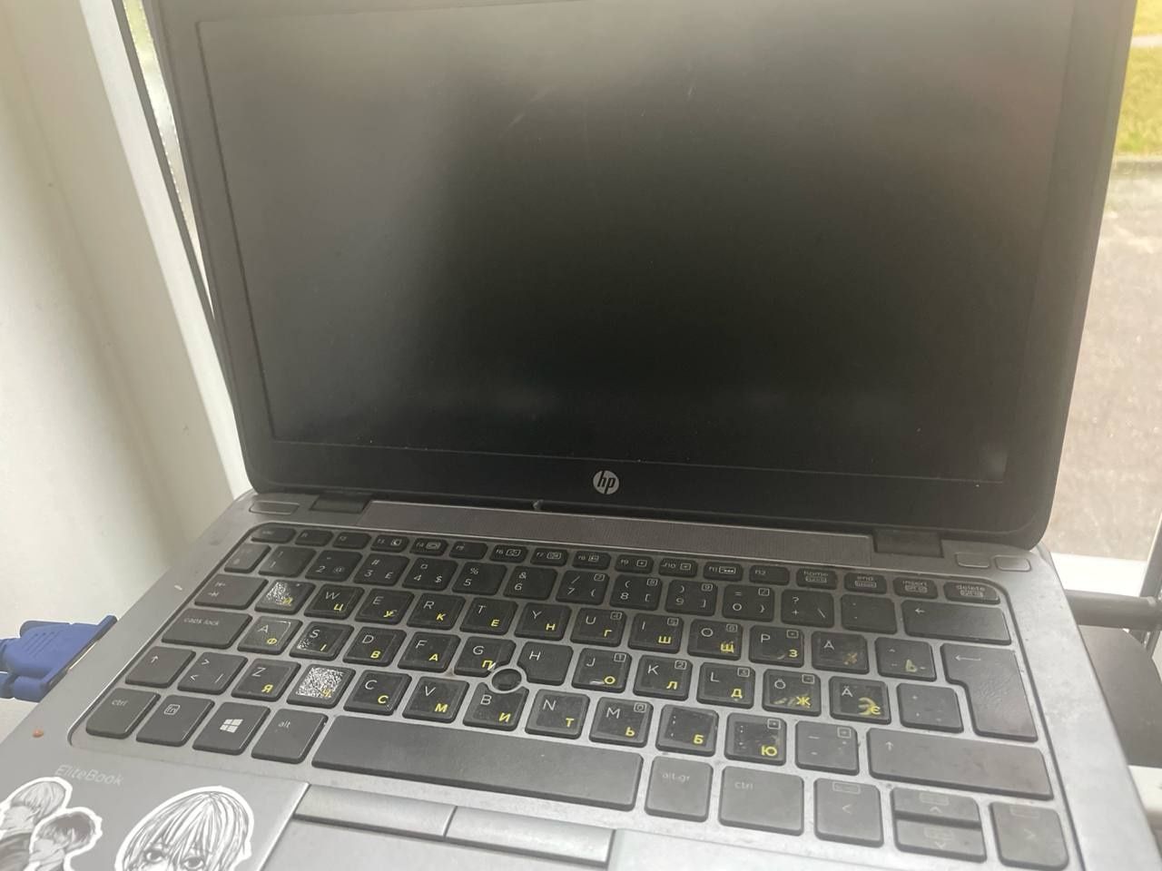 Ноутбук  hp с зарядкой