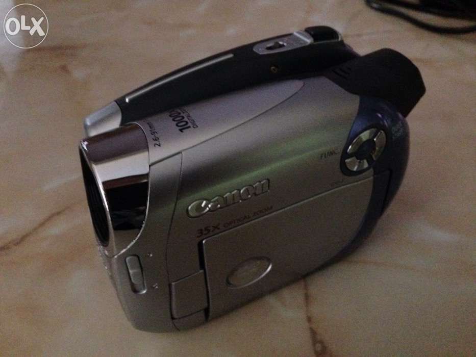 Продам відеокамеру Canon DC210 Zoom 35