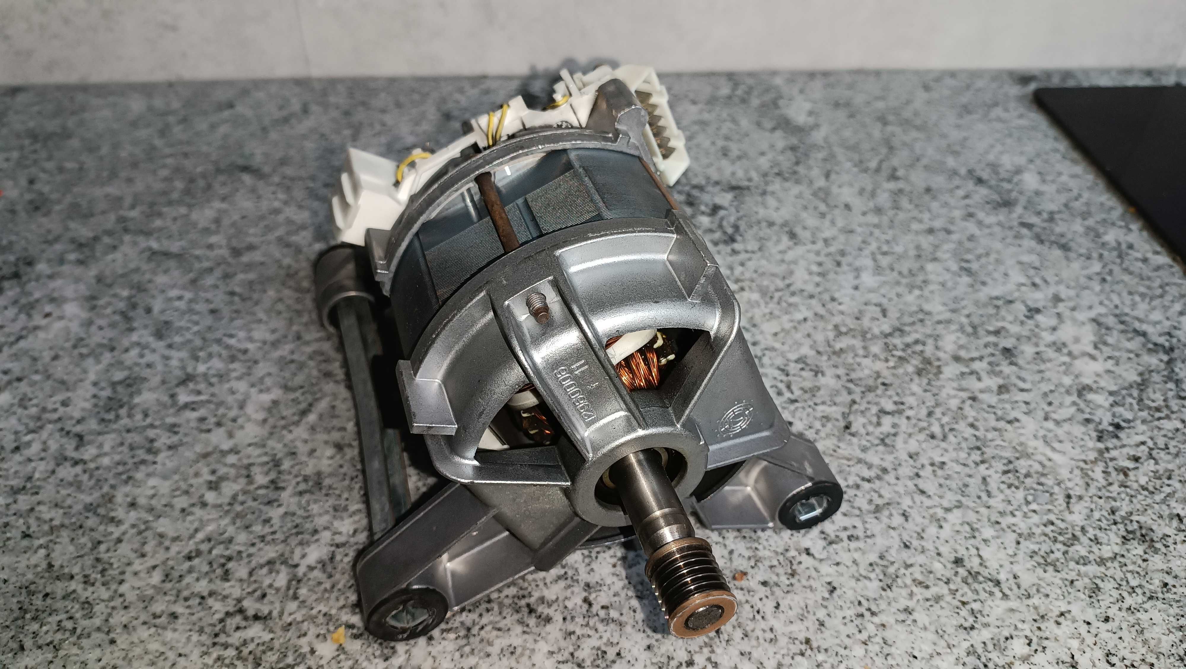 Silnik Do Pralki Bosch 1BA5750-OBA / 492-598 Siemens WFB3200 PL
