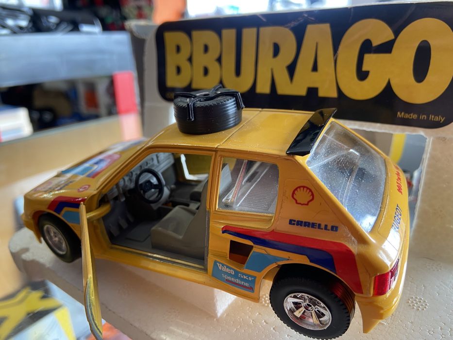 Miniatura Peugeot 205 burago 1/24